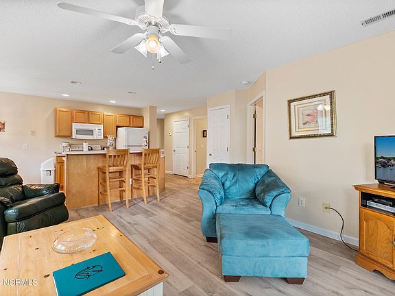 4th image of 3350 Club Villas Drive #1502