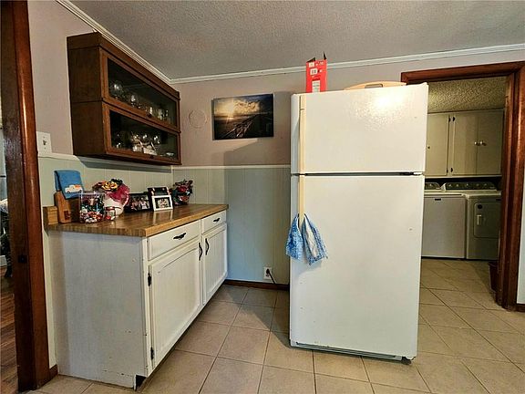 5th image of 10390 NE 30th St