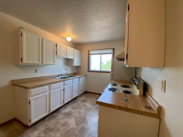 2505, 2505 Country Club Pkwy #10, Moorhead, MN 56560