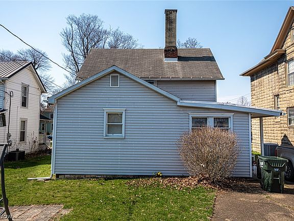 4th image of 310 S 4th St