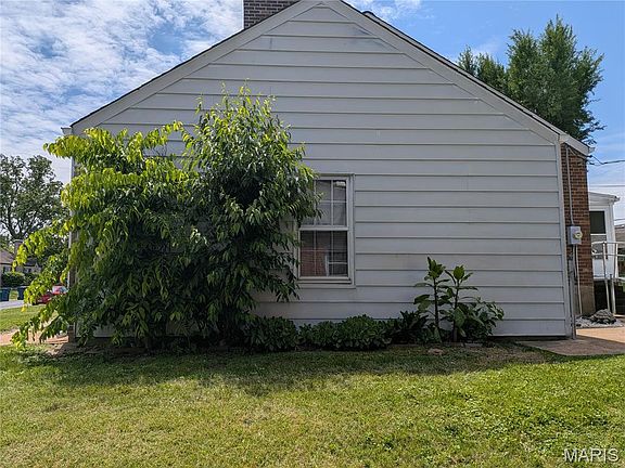 4th image of 9133 Overton Dr