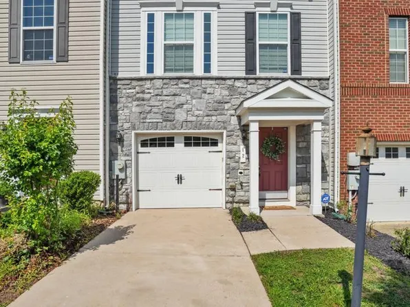 12 Arenas Ct, Capitol Heights, MD 20743