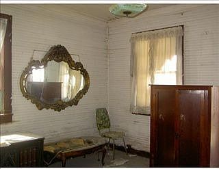 4th image of 215 Sala Ave