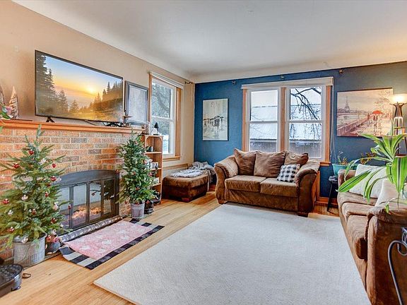 5th image of 146 Maple St