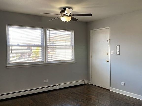 3rd image of 7858 S Natoma Ave #2A