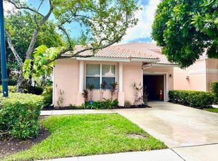 2450 S Coral Trace Cir, Delray Beach, FL 33445
