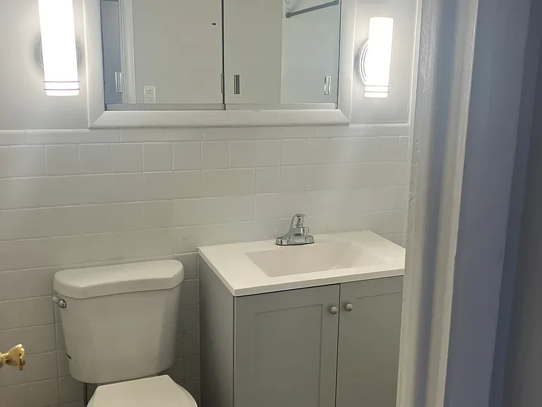 220 Polk St #1 — Photo 11