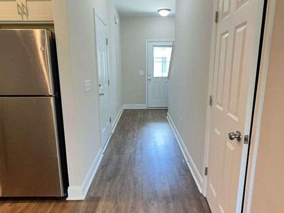 4th image of 360 S Stingray Ln