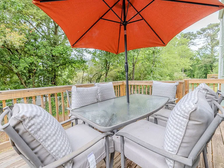 2073 Raintree Pl — Photo 22