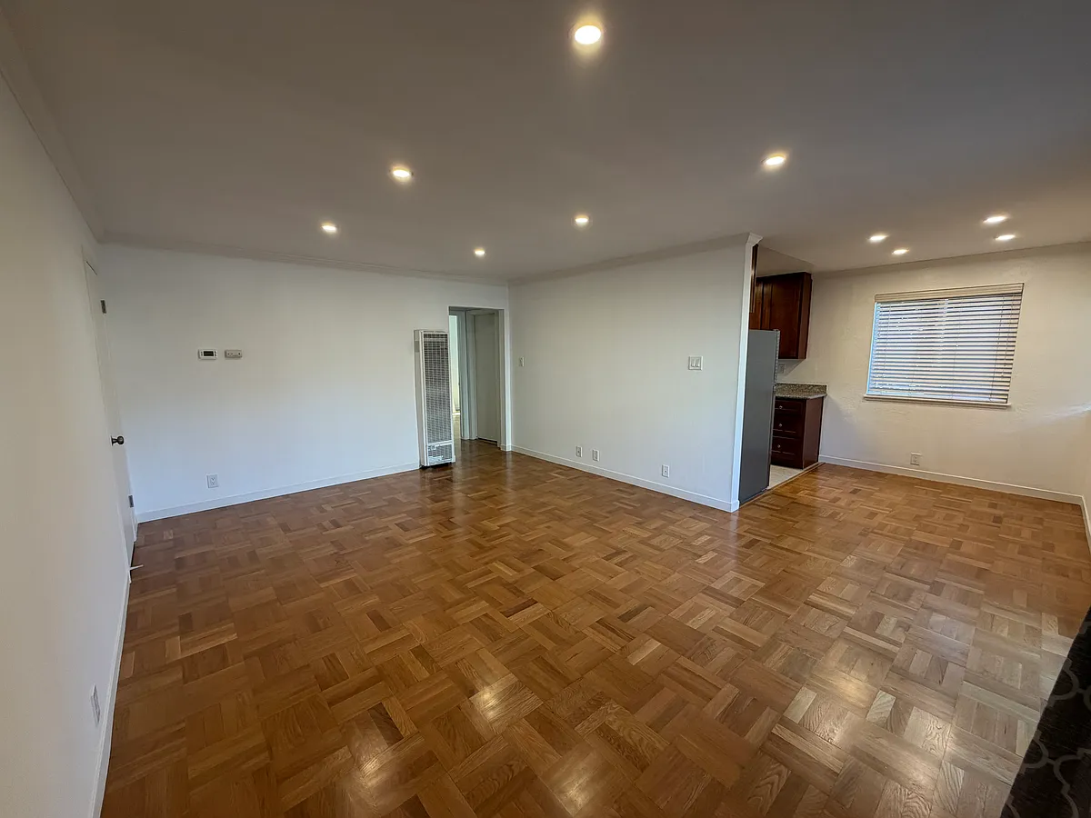 Building Photo - 766 Chestnut St #1