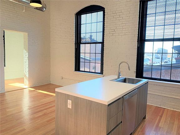 5th image of 40 Sprague St Unit 306