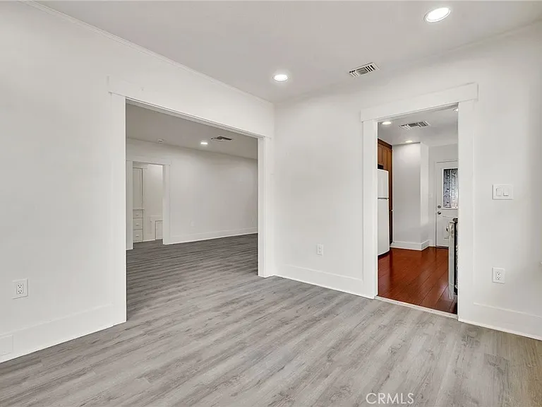 809 E Colton Ave — Photo 8