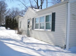 1308 18th St, Bettendorf, IA 52722