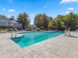 37 Bradford Commons Ln #37, Braintree, MA 02184