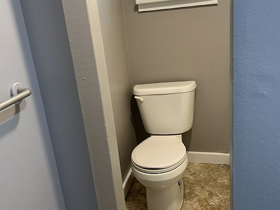 4th image of 8-10 Clark St #8