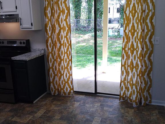 3rd image of 380 Corbly Dr APT 3