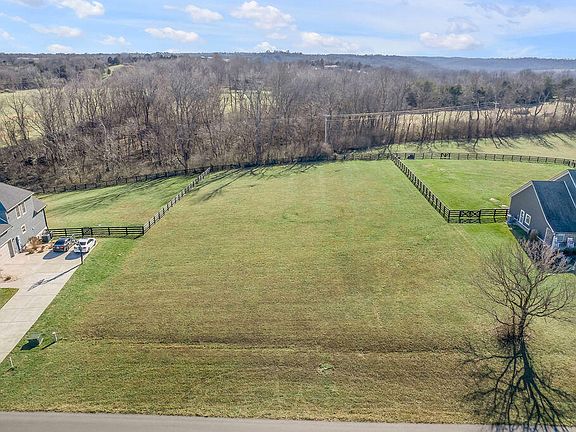 2nd image of 150 Chrisman Oaks Trl