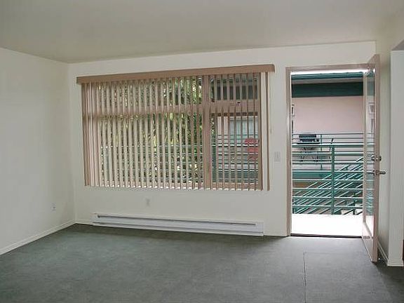 5th image of 909 Market St APT 15
