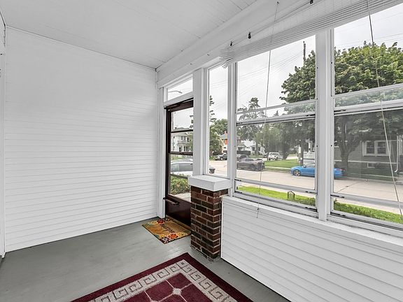 5th image of 704 Belmont AVENUE