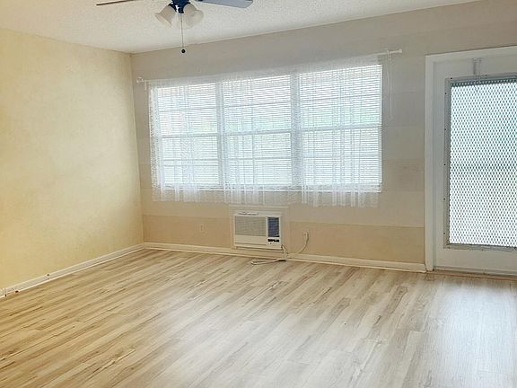 5th image of 161 Ventnor Cres #161-J