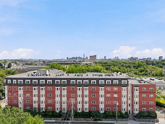 4th image of 120 Wyllis Ave #104