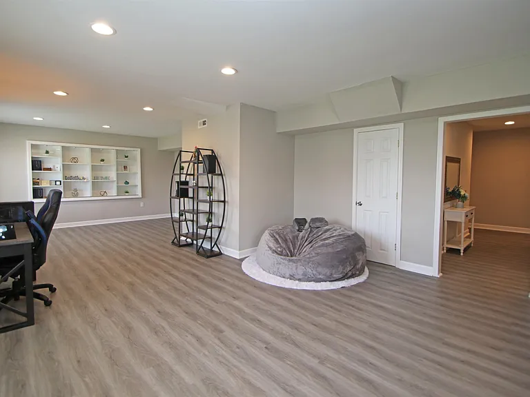 224 Spring Run Ln — Photo 32