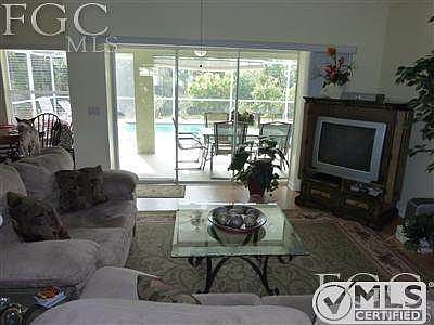 Great Florida room, overlooking look pool