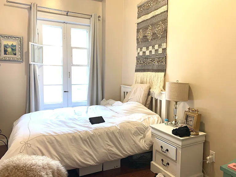 1030 E Green St #20 — Photo 5