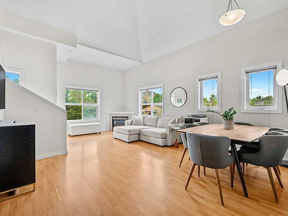 4th image of 1631 N 28th Ave SW #407