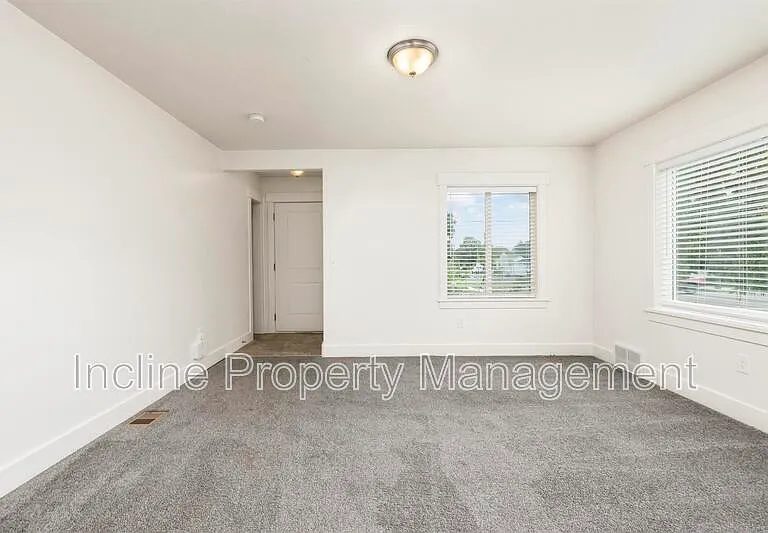 792 W 500 N — Photo 7