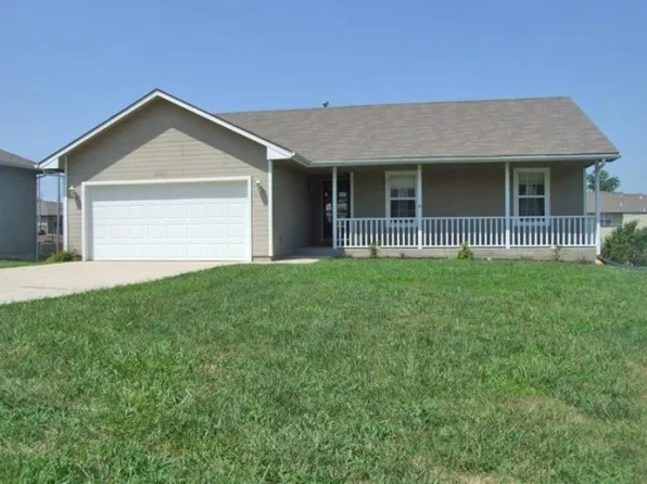 3843 NW Cherry Creek Dr, Topeka, KS 66618