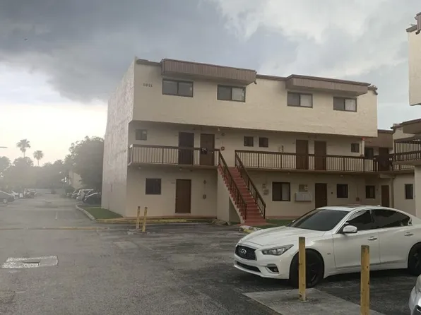 1011 SW 105th Ave APT 200, Miami, FL 33174