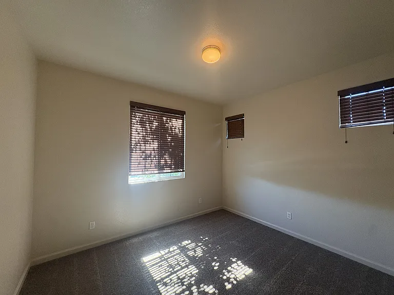 3564 Sarasota Ave — Photo 18