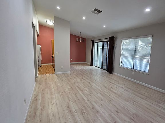 2nd image of 7114 Cross Creek Cir APT D