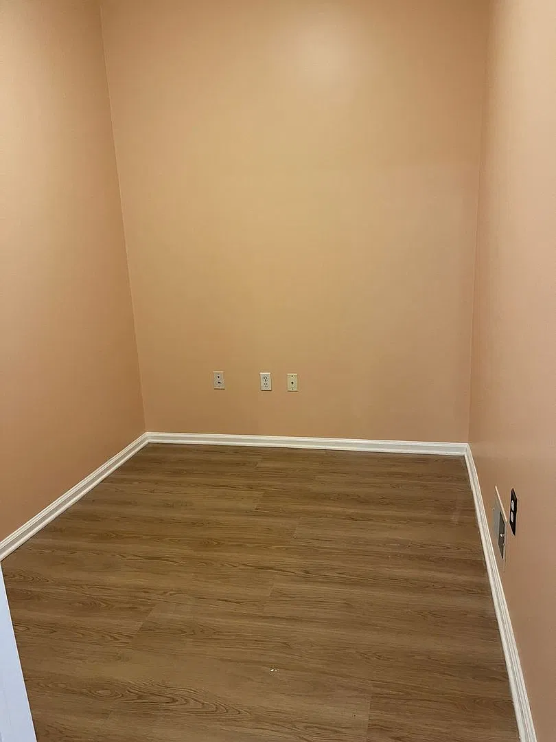 Newly renovated 2 Bed/2.5 Bath Townhouse — Photo 4