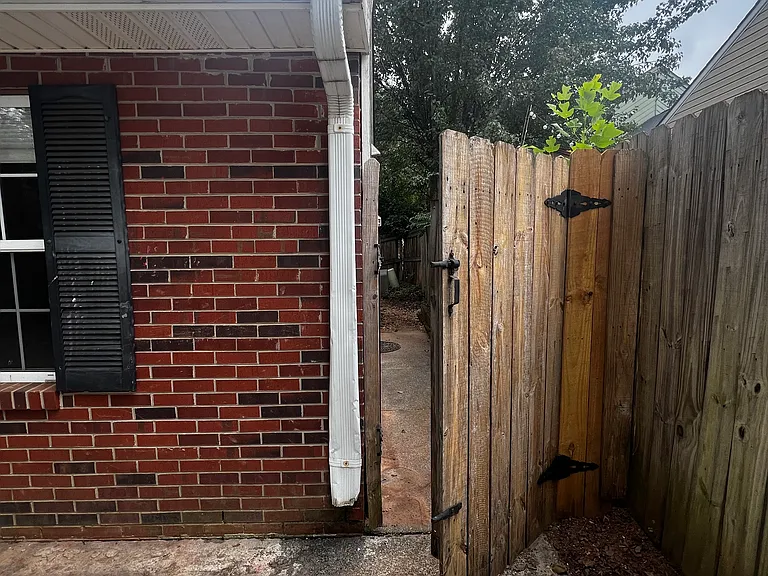 692 Pilgrim Ford Ct — Photo 18