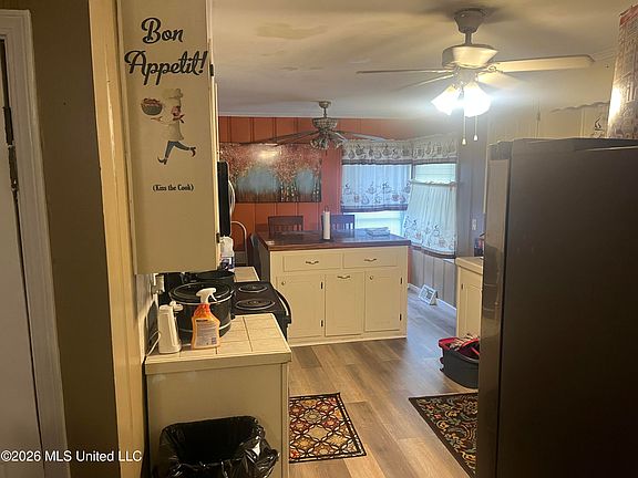 4th image of 381 Sykes Rd