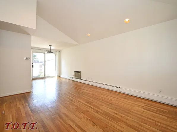 2136 East 63rd Street image 6 of 18