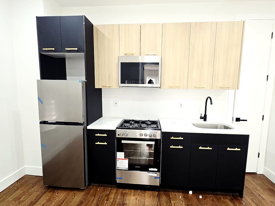 1st image of 385 Danforth Ave #1A