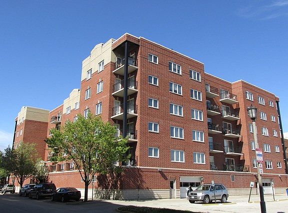 2nd image of 3303 S Grove Ave #605
