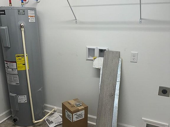 3rd image of 1676 Logan Dr