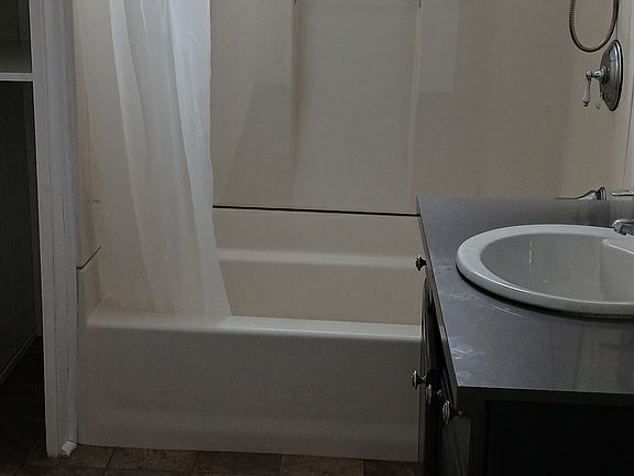 4th image of 3420 Hoyt Ave