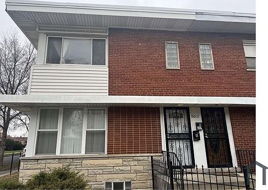 2nd image of 5012 W Van Buren St APT A