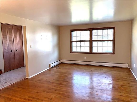 5th image of 139 Windsor Dr