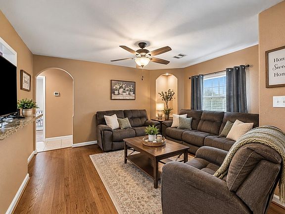 5th image of 15537 Woodforest Blvd