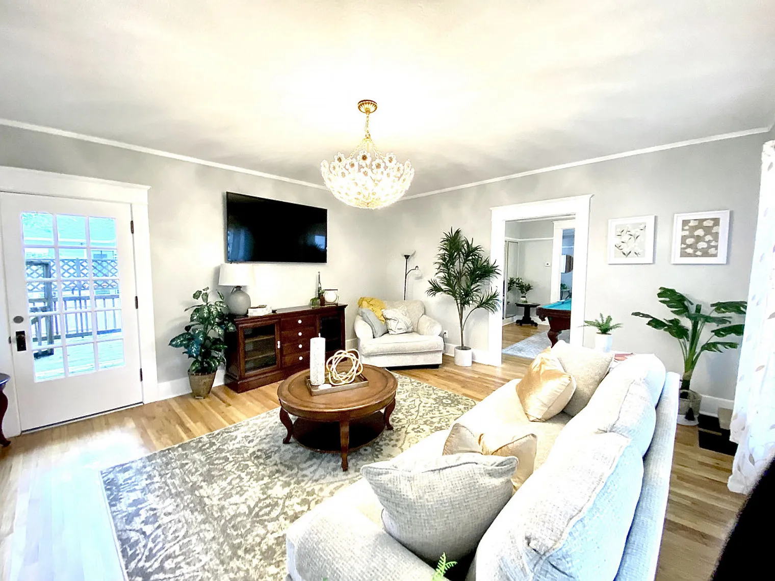 3 bed, 3.0 bath, 2594 sqft, $7,557 — Photo 2