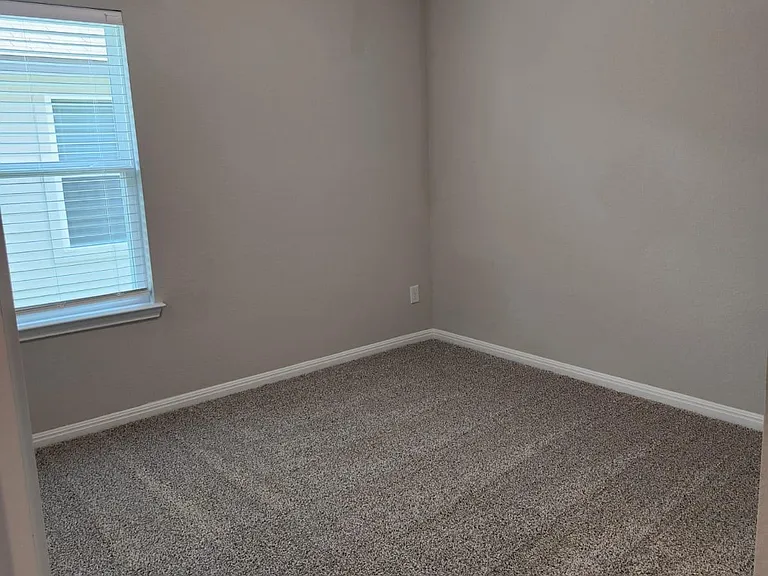 104 Bankside Dr — Photo 37