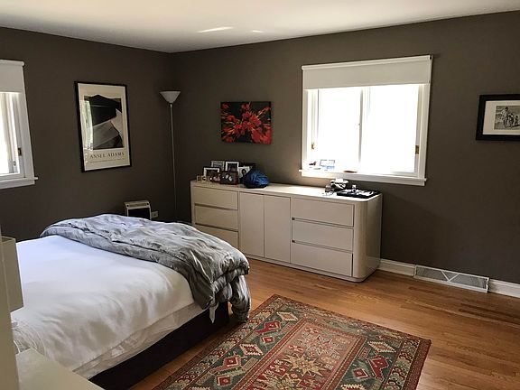 5th image of 2766 Summit Ave