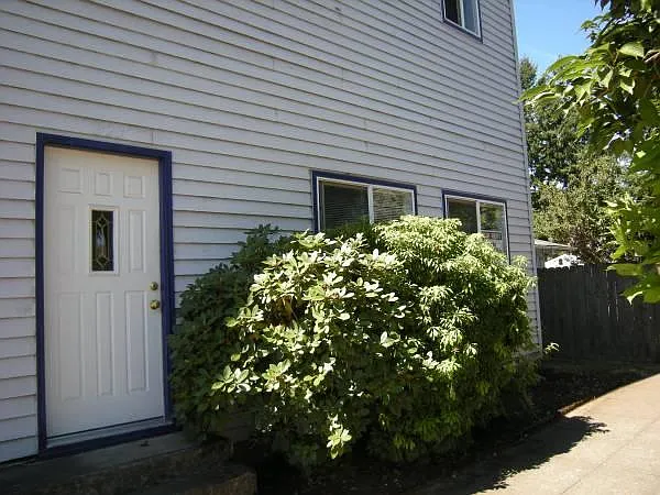 323 N Main Ave — Photo 2