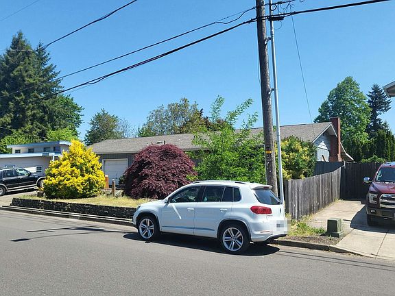 3rd image of 2059 Golden Gardens St